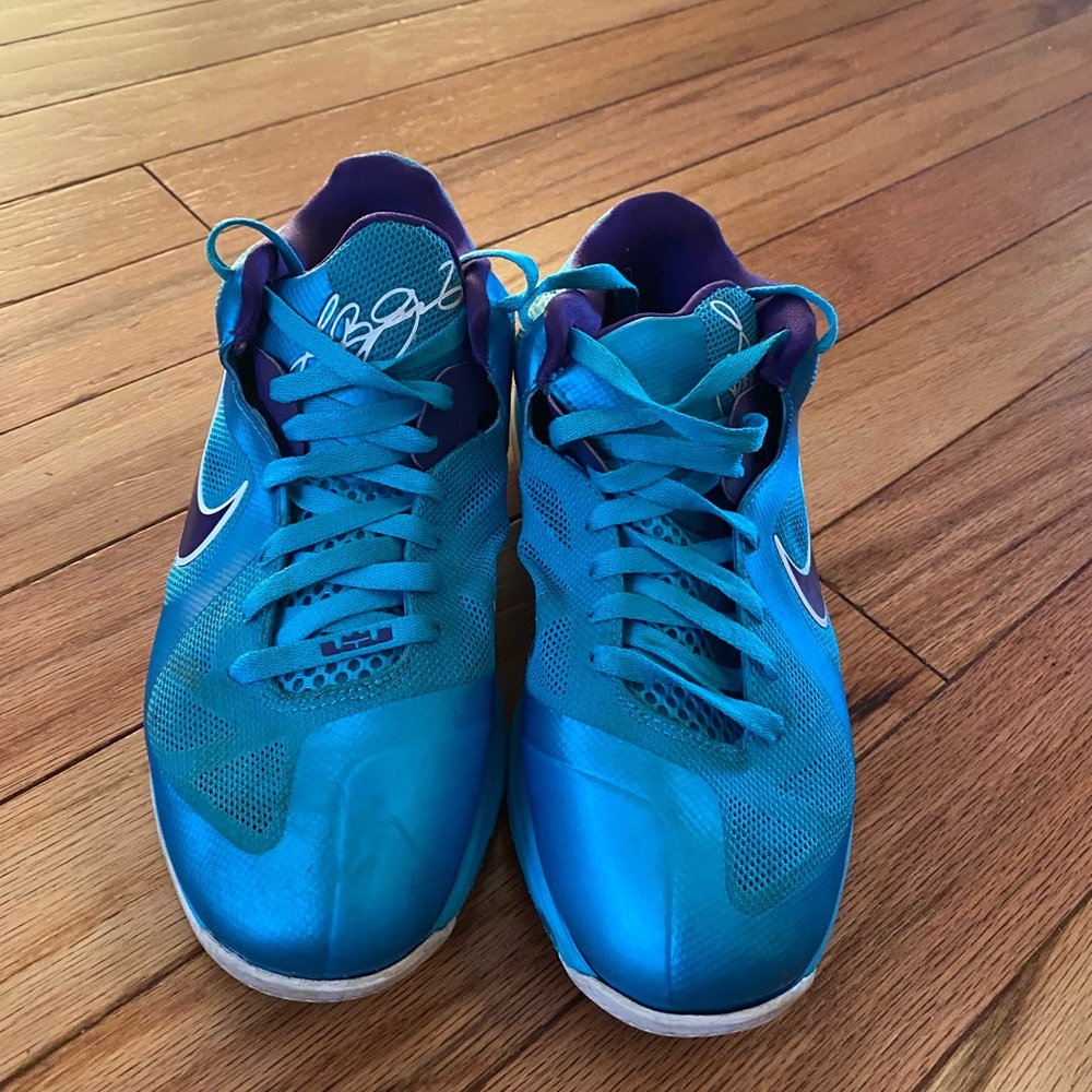Nike Lebron 9 Low Hornets - Picture 2 of 5